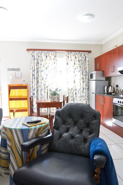Mountain View Manor Hotel Grahamstown Room photo